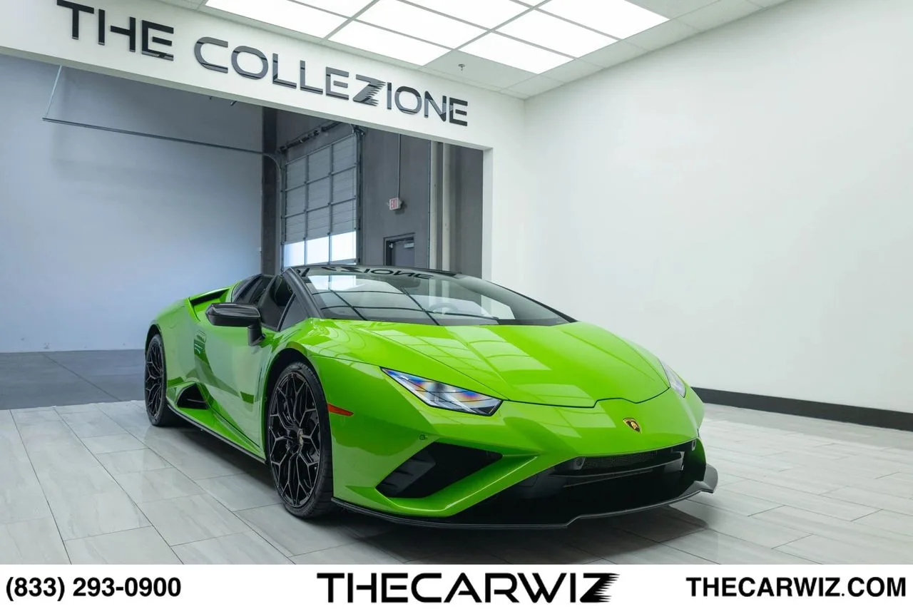 2021 Lamborghini Huracan EVO Base RWD in Verde Mantis at The Collezione, Las Vegas