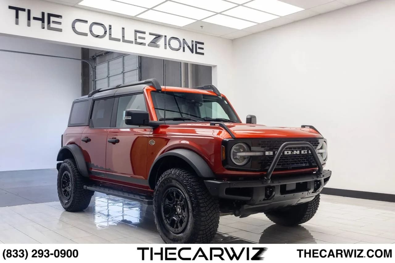 2023 Ford Bronco Wildtrak 4WD in Hot Pepper Red Metallic Tinted Clearcoat at The Collezione, Las Vegas