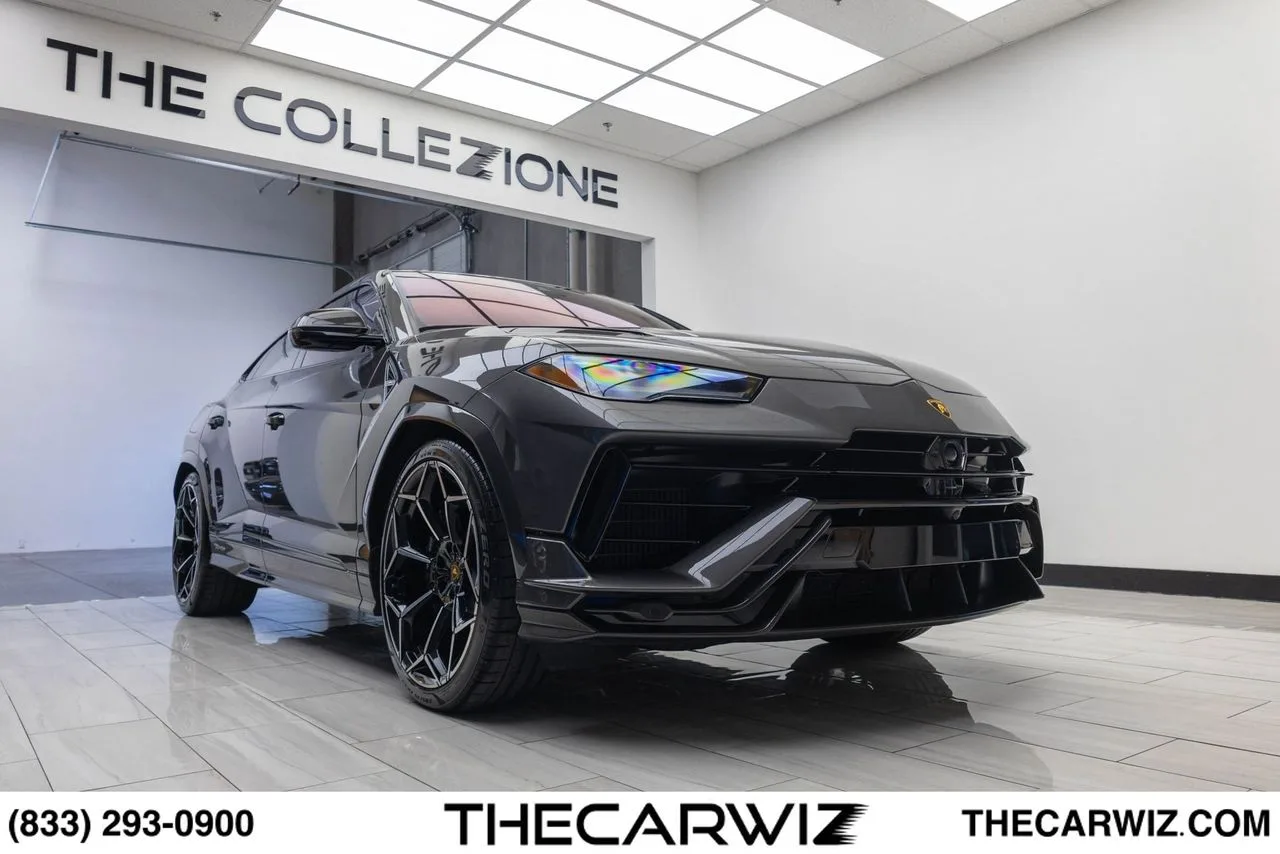 2023 Lamborghini Urus Performante AWD in Grigio Keres Metallic at The Collezione, Las Vegas