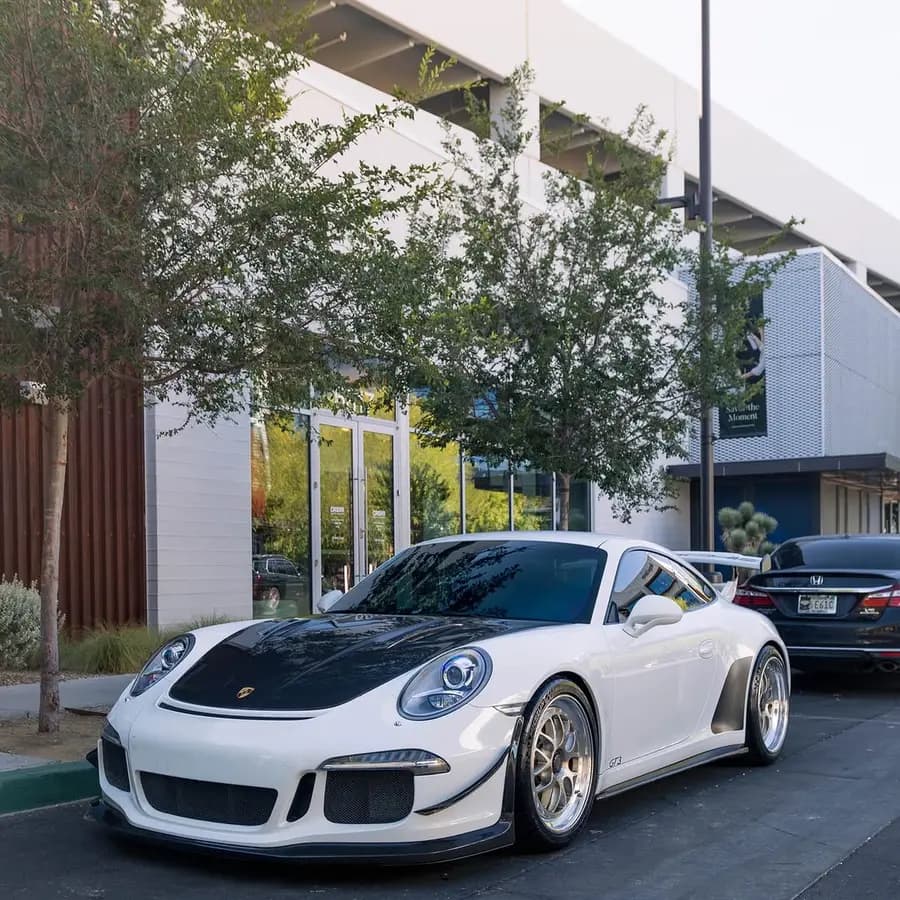 9,000 RPM. No turbochargers. No distractions. The 991.